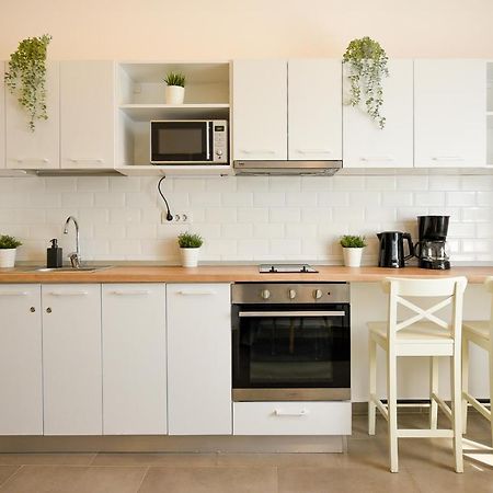 Classy Comfort - Chic Studio On Regina Elisabeta Бухарест Экстерьер фото