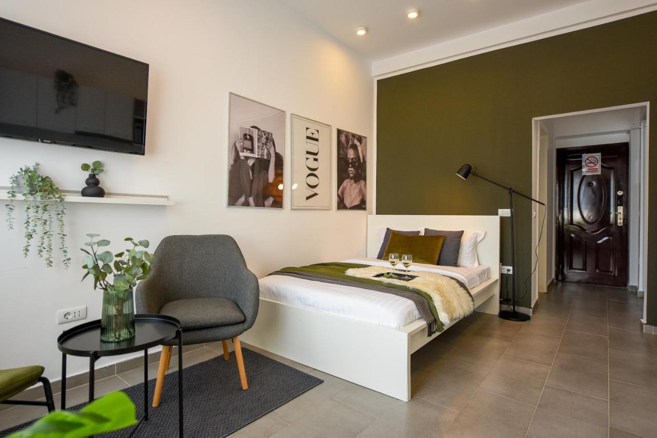 Classy Comfort - Chic Studio On Regina Elisabeta Бухарест Экстерьер фото
